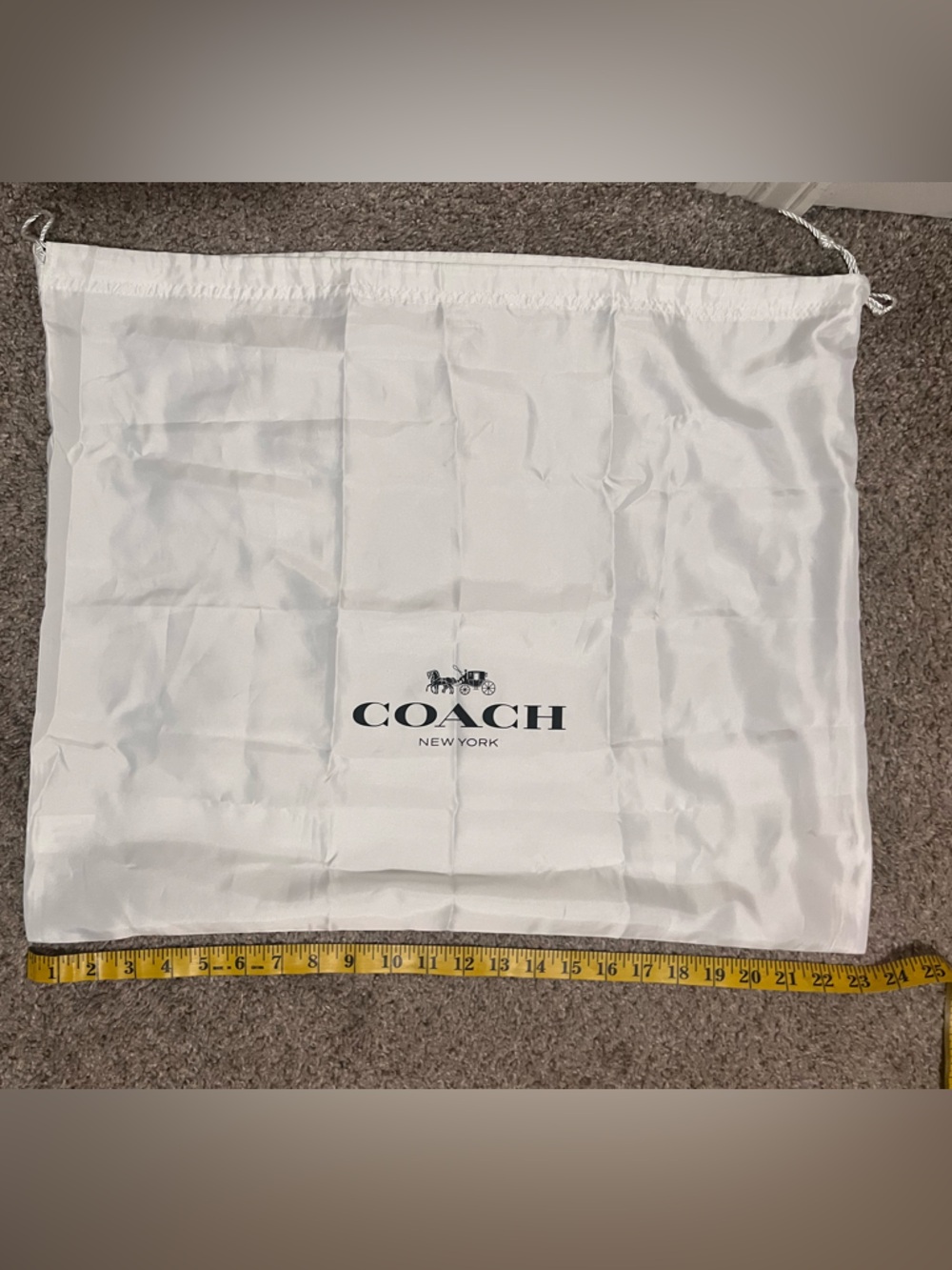 #18 COACH Drawstring Dust Bag in White